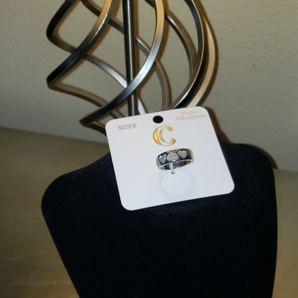 Ring - Picture 2 of 4